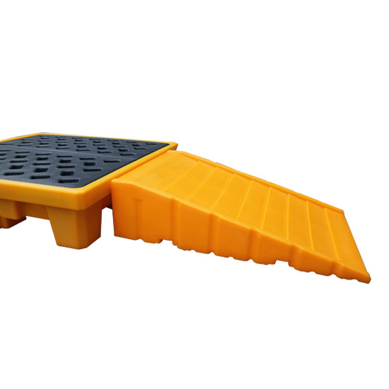 Plastic Ramp for Spill Containment Pallet